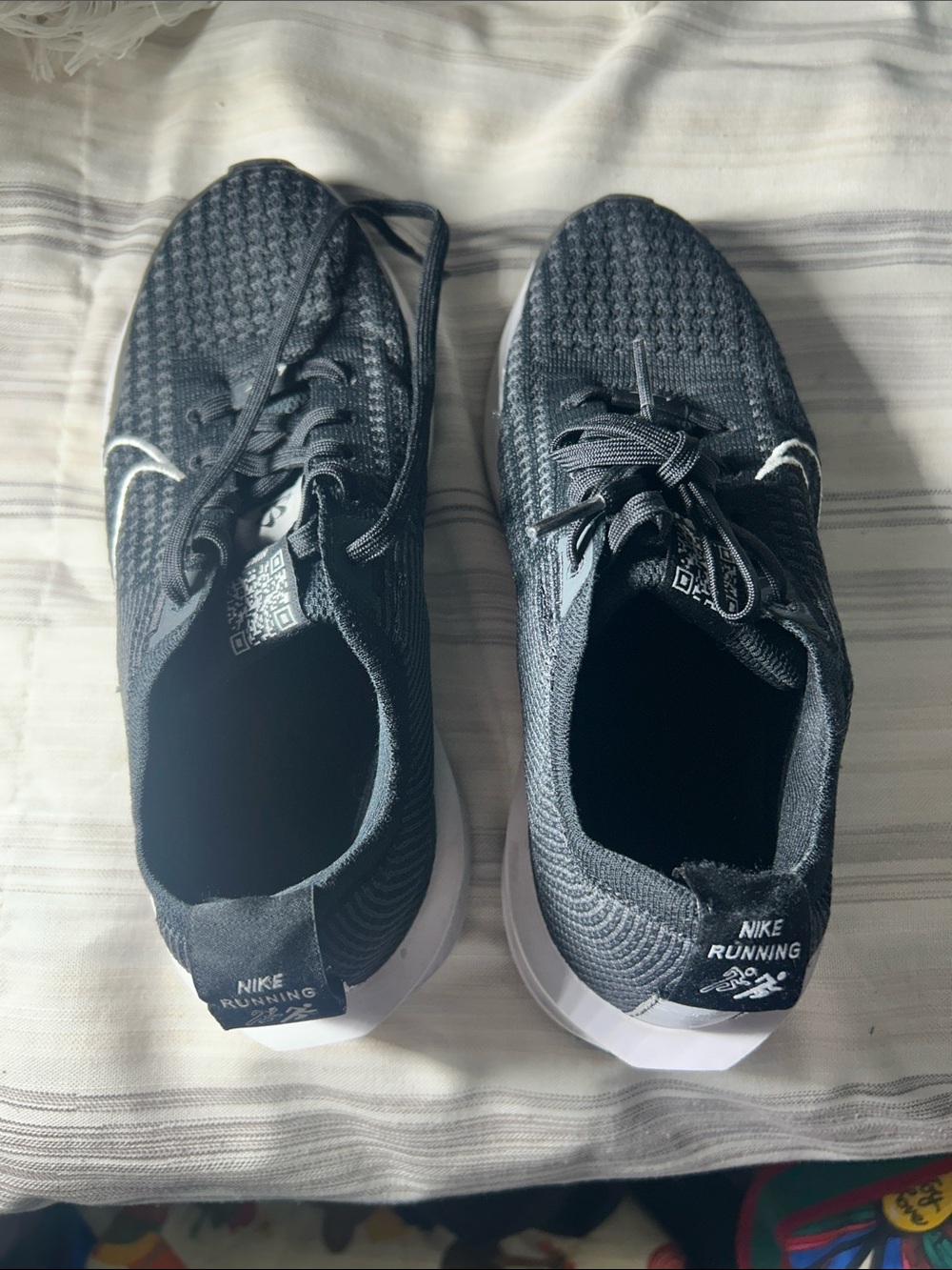 Nike Men's Black and White Running Sneakers